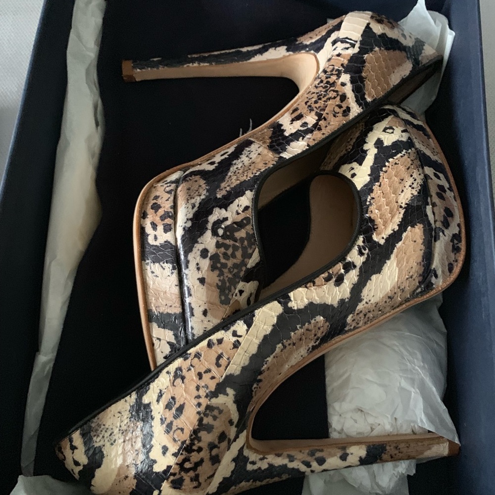 Oscar de la Renta Snake Kuwana Ayers Peep Toes